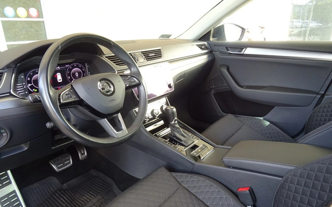Skoda Superb cena 124900 przebieg: 106115, rok produkcji 2019 z Prabuty małe 254